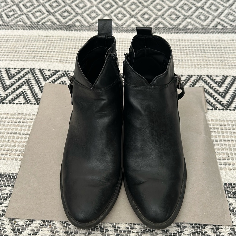 Nine West black boots